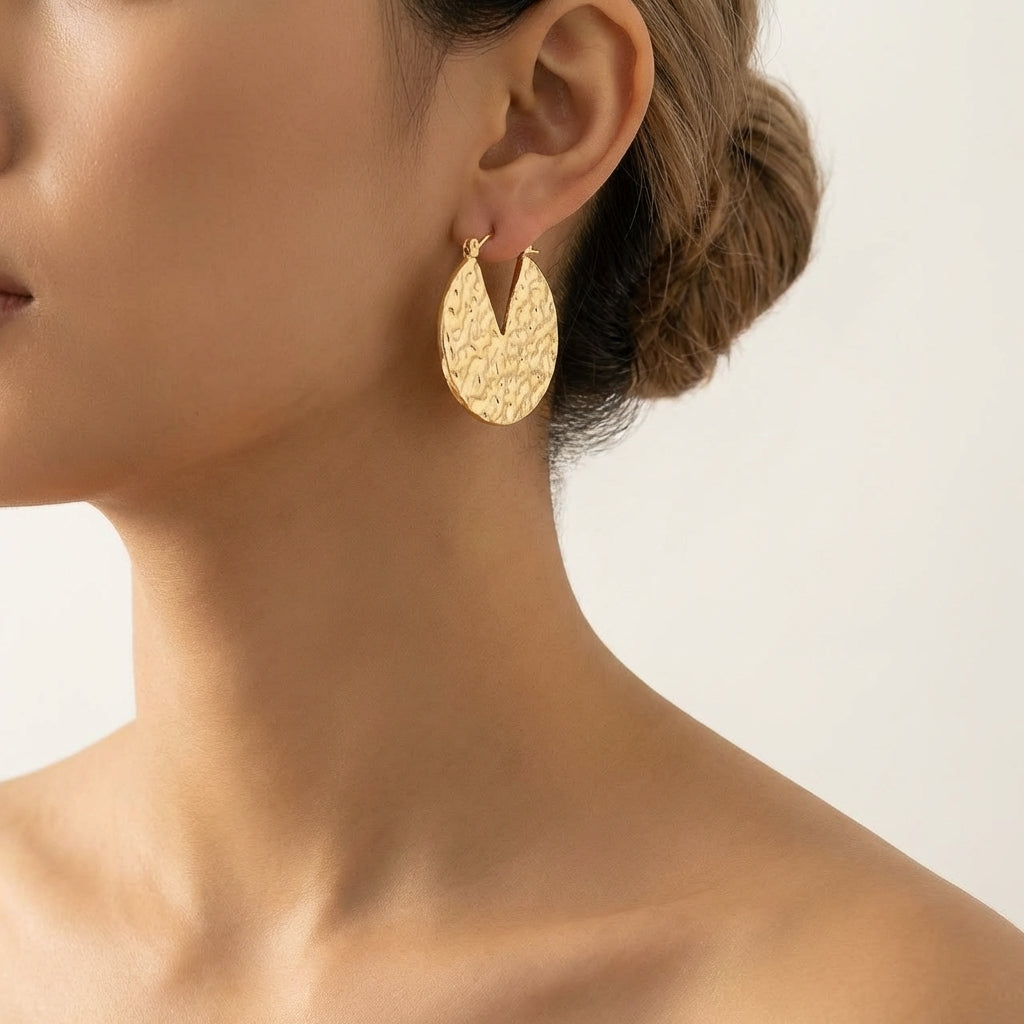 Cercei Disc decupat texturat Oțel Inoxidabil 2.5 cm Placat Aur 18K PVD - Hipoalergenici - CM1847