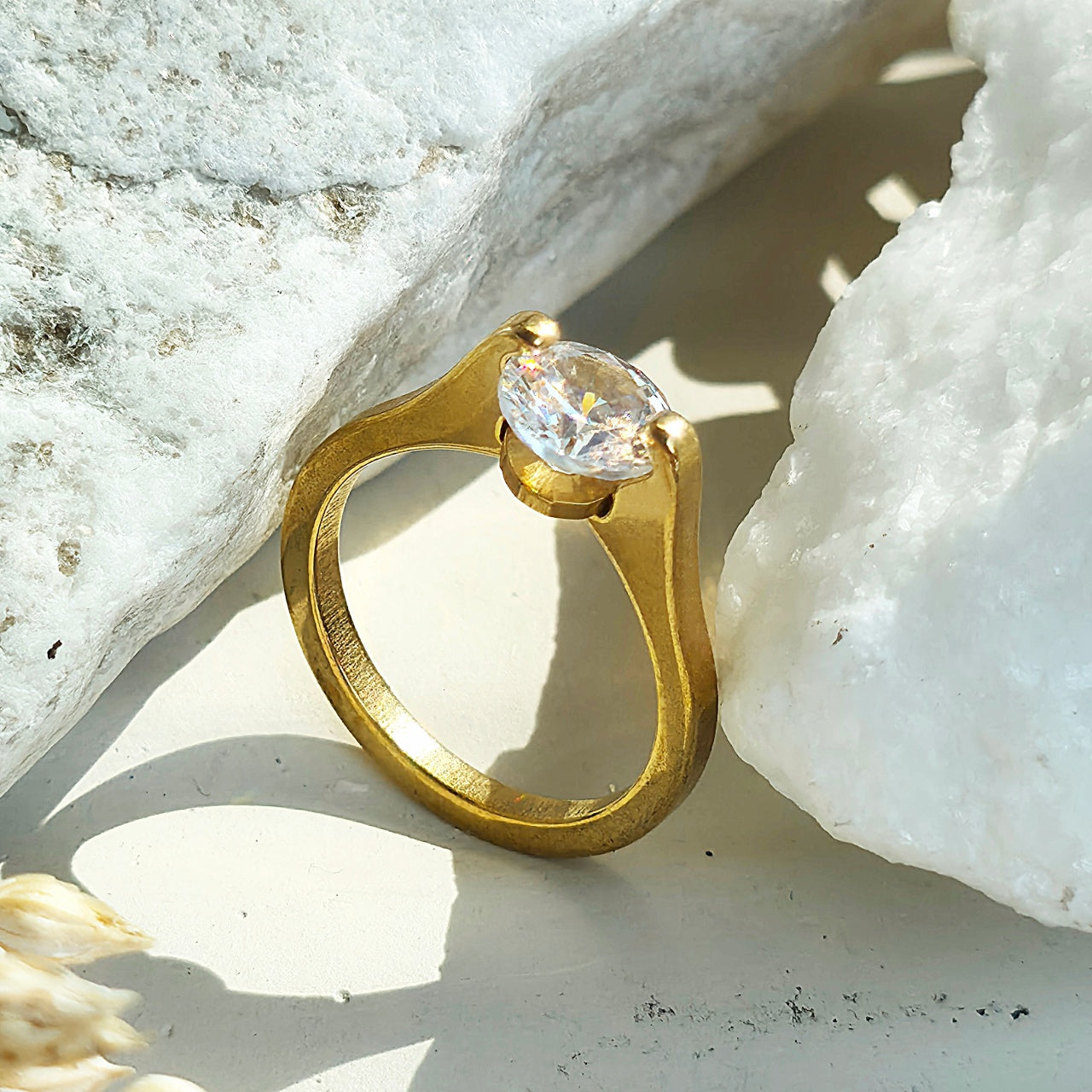 Inel Modern, simplu, elegant Oțel Inoxidabil Auriu - Hipoalergenic