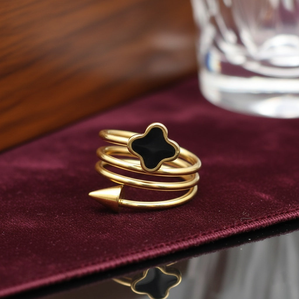 Inel Spirală trifoi, vârf ascuțit Oțel Inoxidabil Auriu - Hipoalergenic