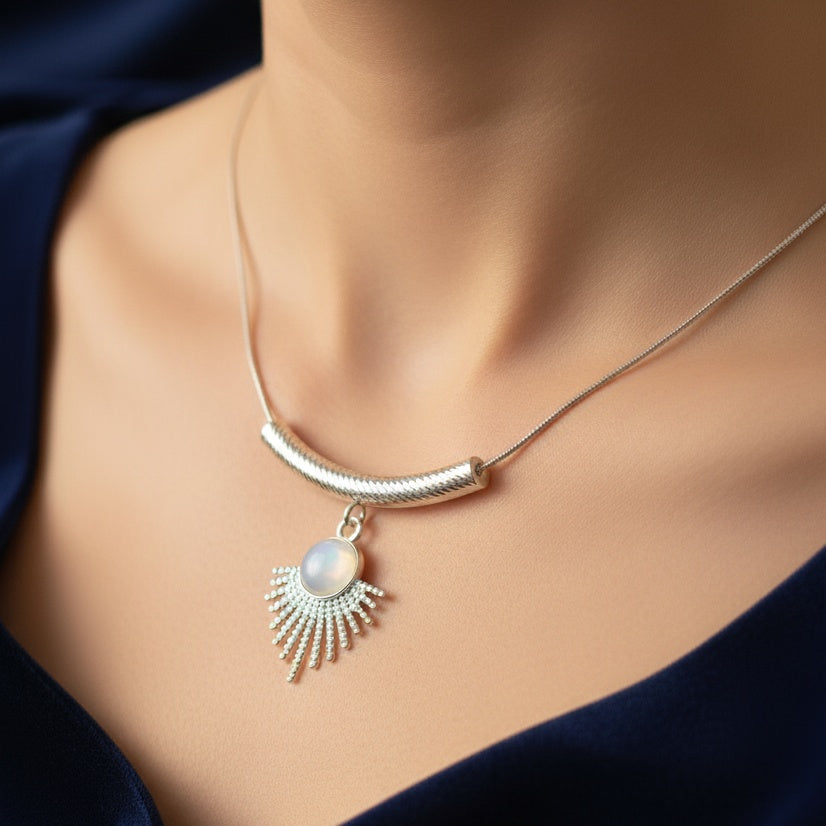 Lănțișor Inox Snake Chain Argintiu cu Pandantiv Evantai Moonstone - Boem - Hipoalergenic