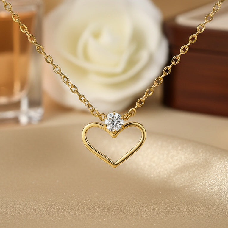 Lănțișor Inox Cable Auriu cu Pandantiv Inimă Deschisă și Cristal - Romantic - Hipoalergenic