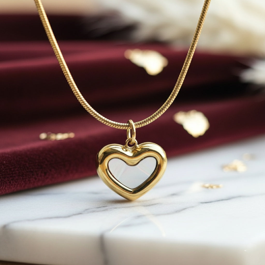 Lănțișor Inox Snake Auriu cu Pandantiv Inimă Sidef - Romantic - Hipoalergenic
