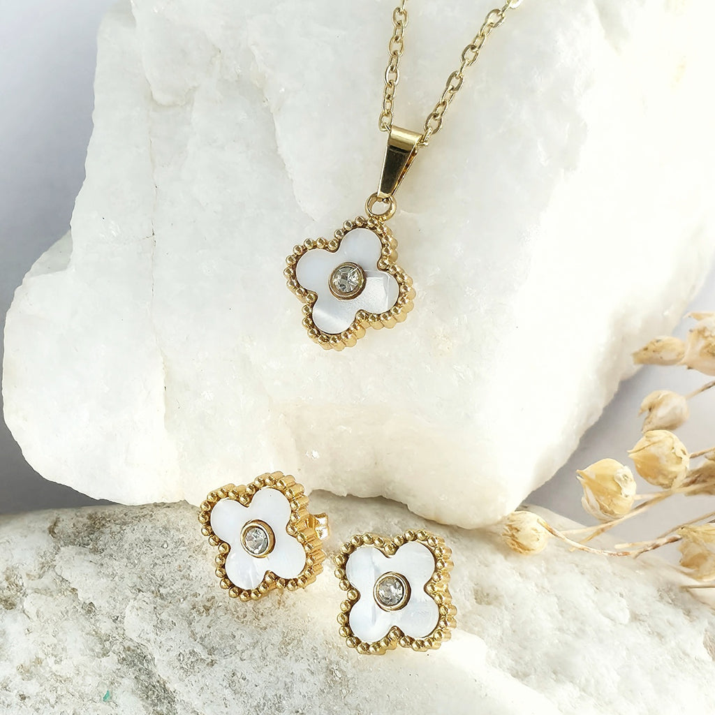 Set Lănțișor și Cercei Inox Auriu cu Pandantiv Trifoi Sidef Alb Alhambra - Elegant - Hipoalergenic