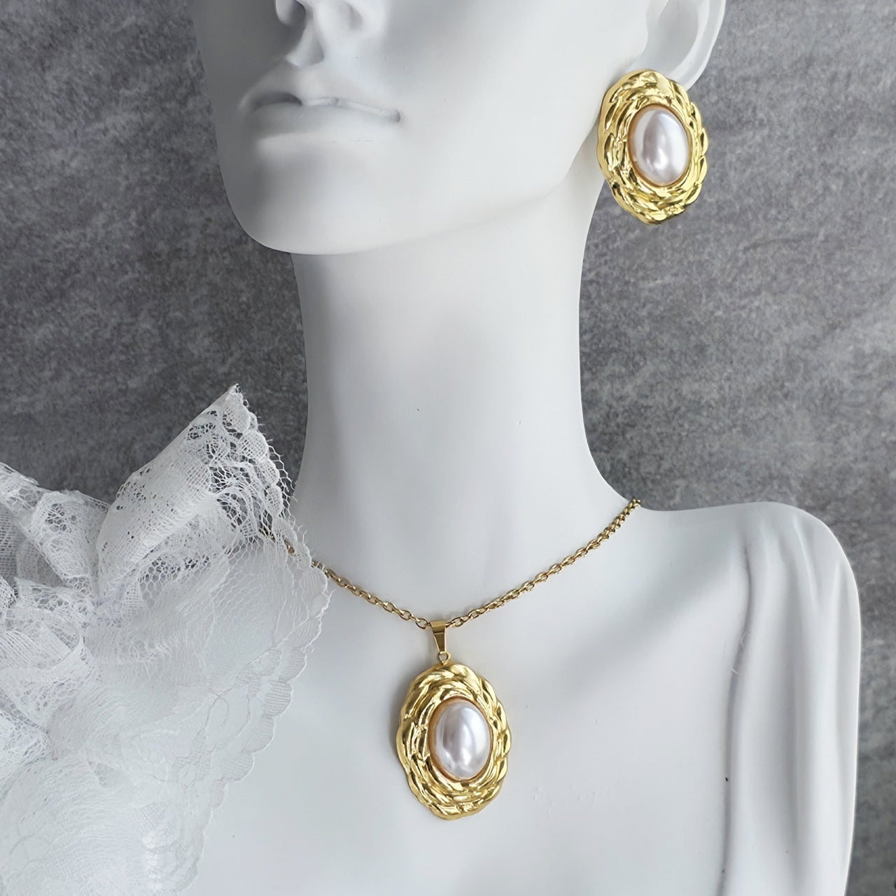 Set Lănțișor și Cercei Inox Auriu cu Pandantiv Perlă Ovală - Clasic - Hipoalergenic
