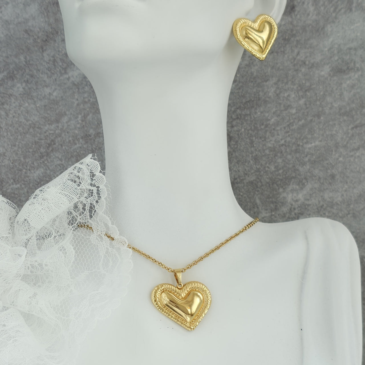 Set Lănțișor și Cercei Inox Auriu Inimă Sunburst - Romantic - Hipoalergenic