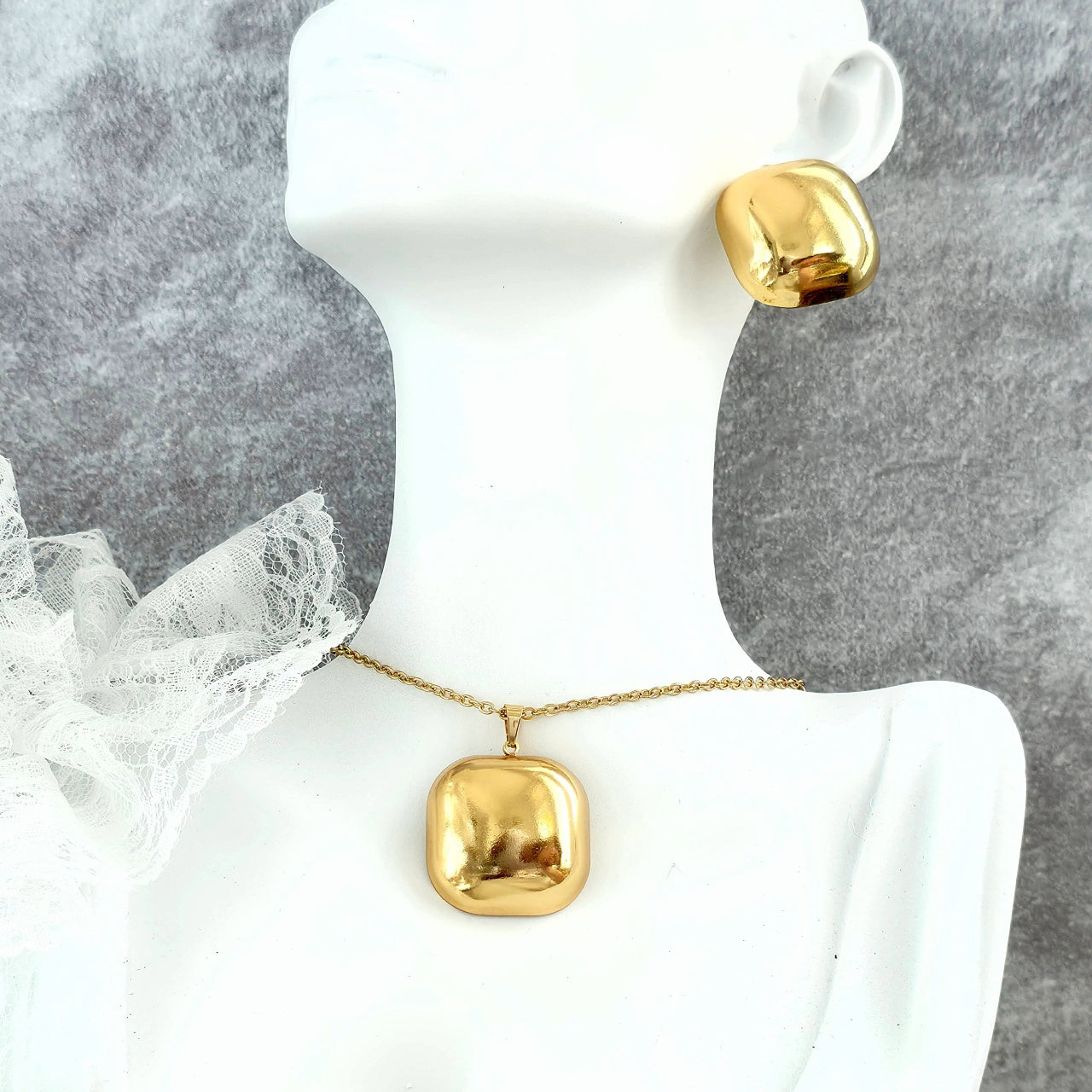 Set Lănțișor și Cercei Inox Auriu Pătrat Cushion Lucios - Minimalist - Hipoalergenic