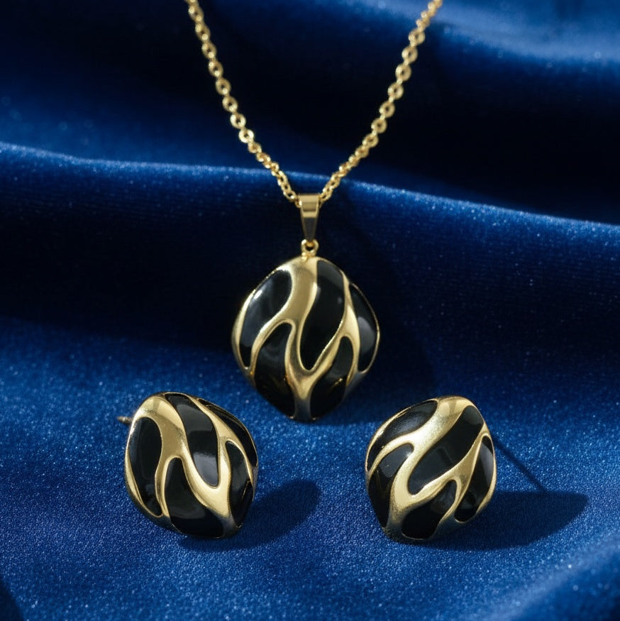 Set Lănțișor și Cercei Inox Auriu-Negru cu Motiv Flăcări - Elegant - Hipoalergenic