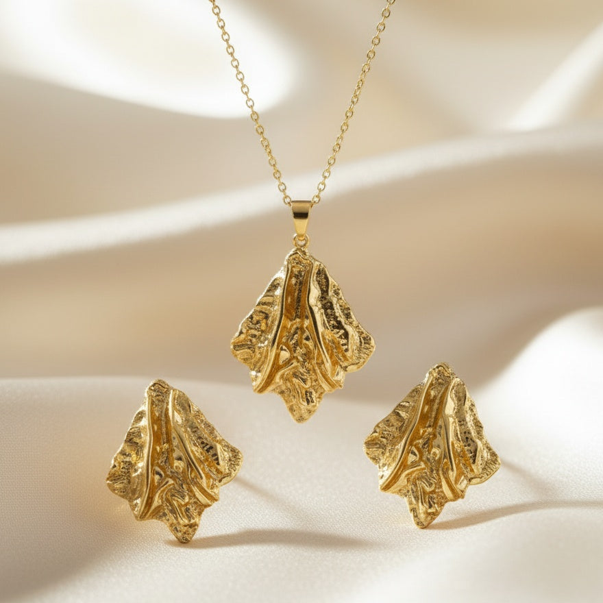 Set Lănțișor și Cercei Inox Auriu Frunză Hammered - Artizanal - Hipoalergenic