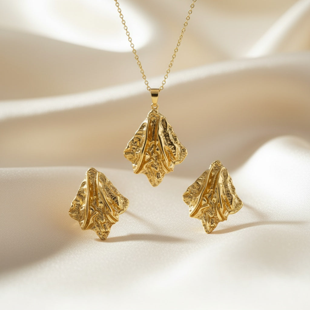 Set Lănțișor și Cercei Inox Auriu Frunză Hammered - Artizanal - Hipoalergenic
