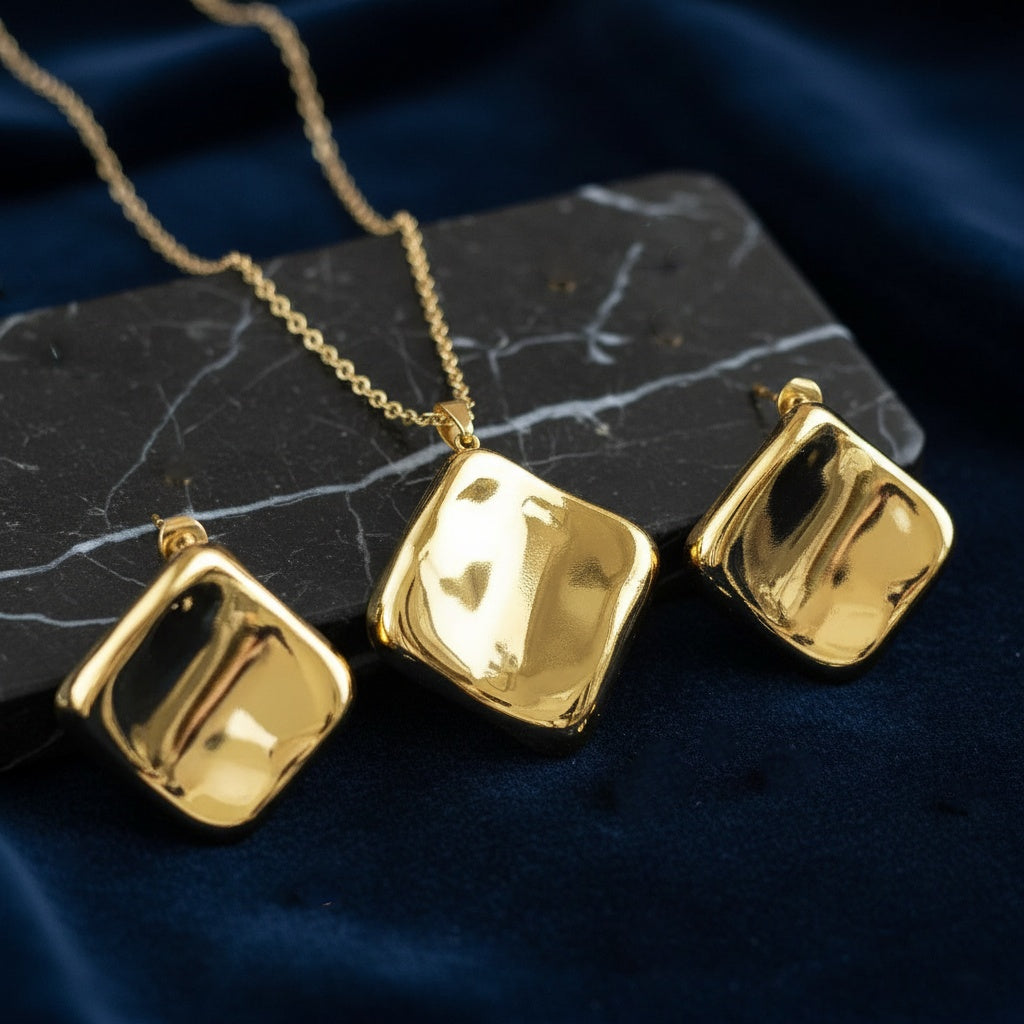 Set Lănțișor și Cercei Inox Auriu Romb Cushion Lucios - Minimalist - Hipoalergenic