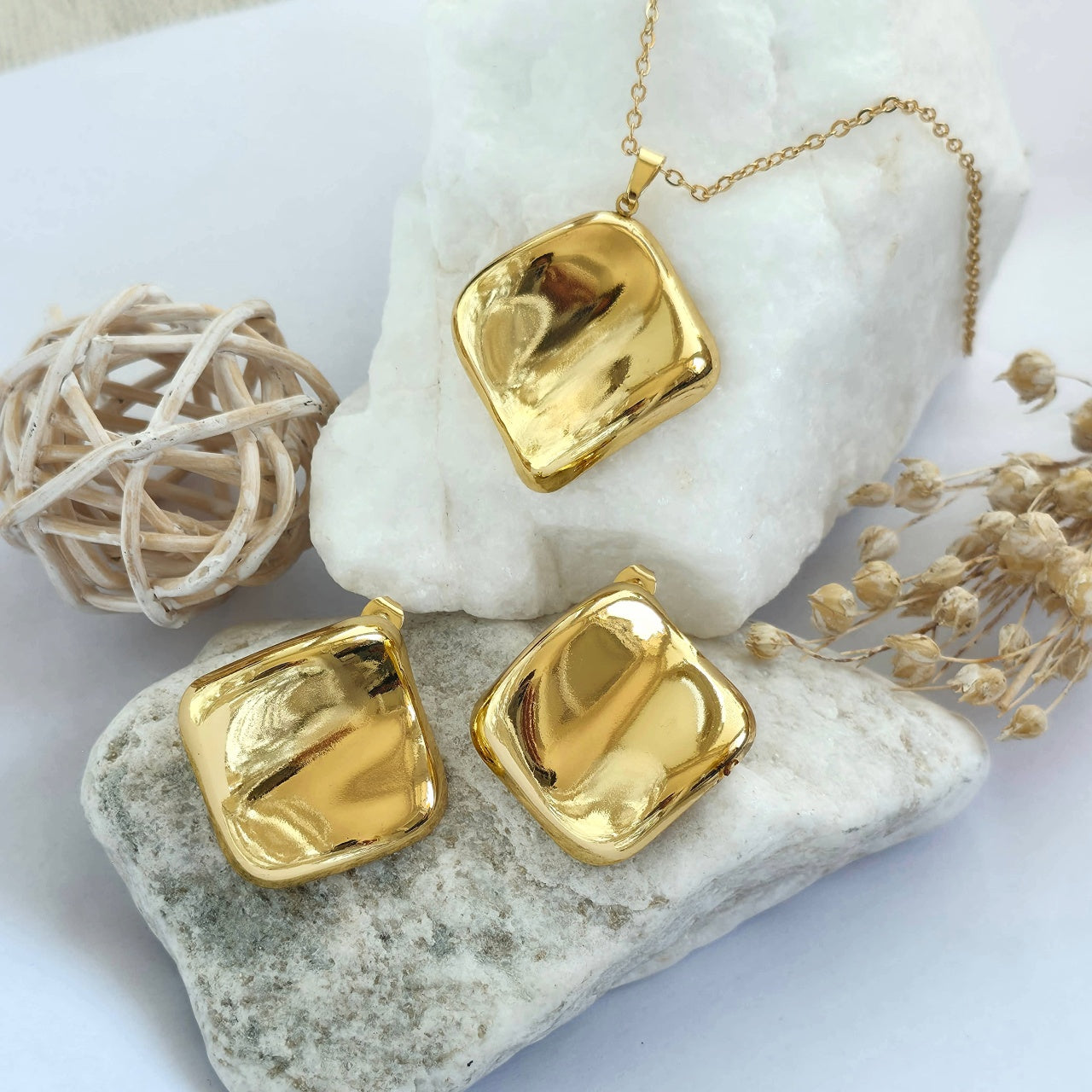 Set Lănțișor și Cercei Inox Auriu Romb Cushion Lucios - Minimalist - Hipoalergenic