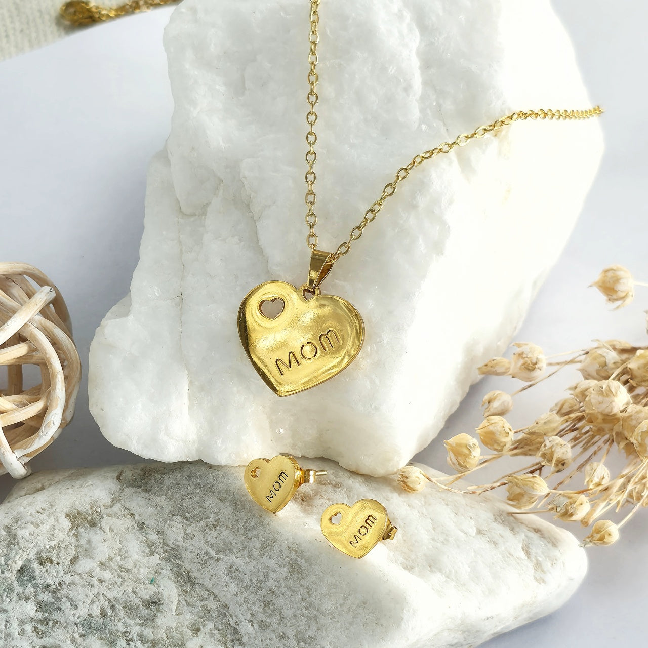 Set Lănțișor și Cercei Inox Auriu cu Pandantiv Inimă MOM - Clasic - Hipoalergenic