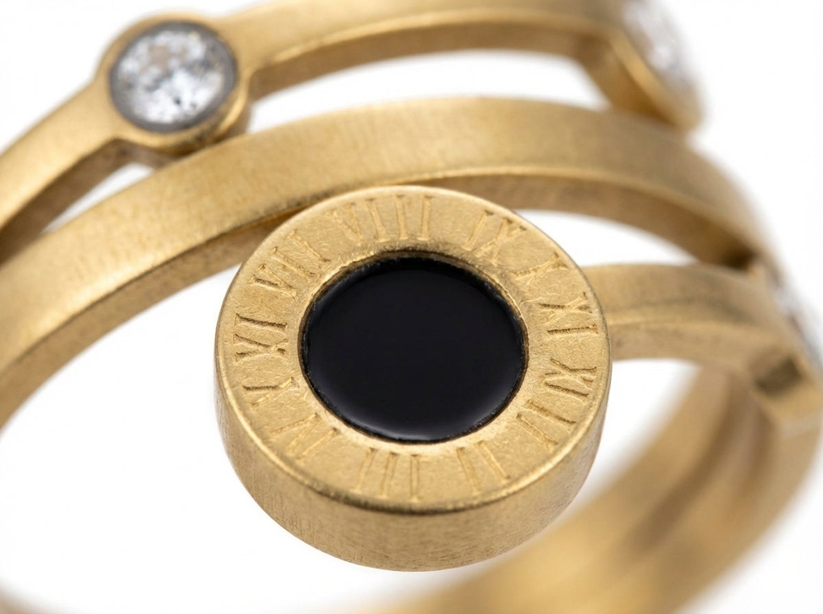 IND1392 Macro Detail - Inel Disc Negru Cifre Romane